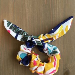 CUSTOM HAIR SCRUNCHIES